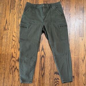 B36 Banana Republic Women’s 32/14 Dark Olive Skinny Utility Cargo Pants